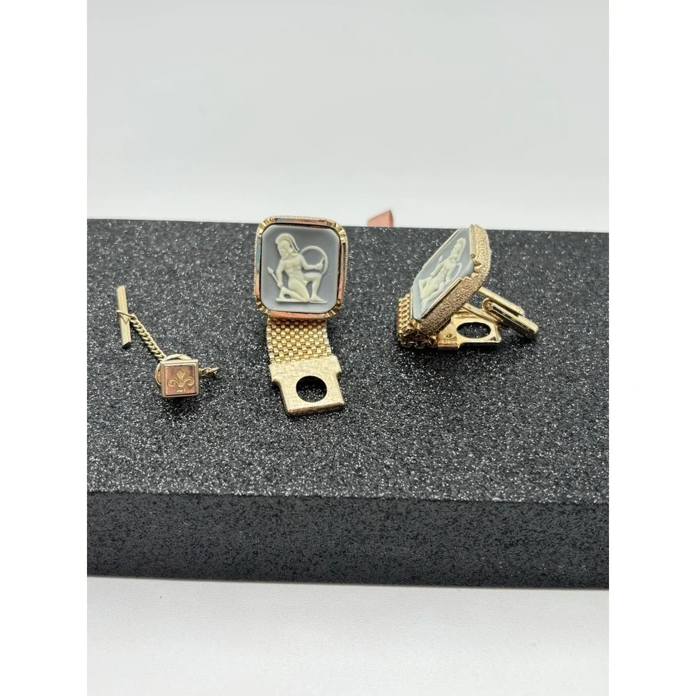 Vintage SWANK Roman Soldier Cameo Cufflinks Tie Tac Set Gold Tone Mesh